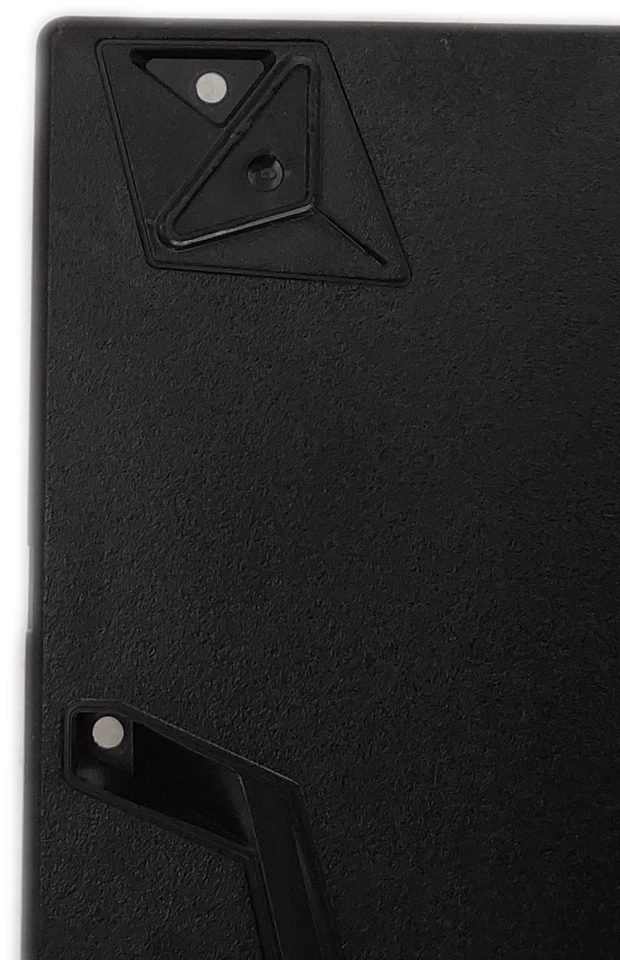 Estuche base inferior delgado MSI GF63 negro Foto 3 de 4