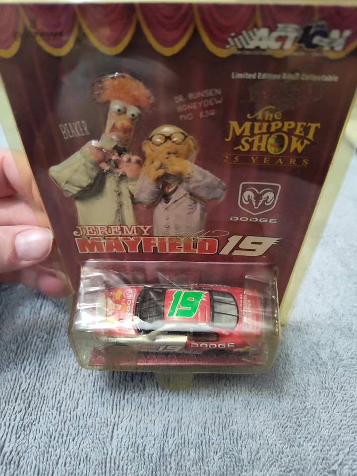 Jeremy Mayfield Muppets 25th 2002 Dodge Intrepid #19 1:64 Scale Stock Car NEW - Image 2 of 4