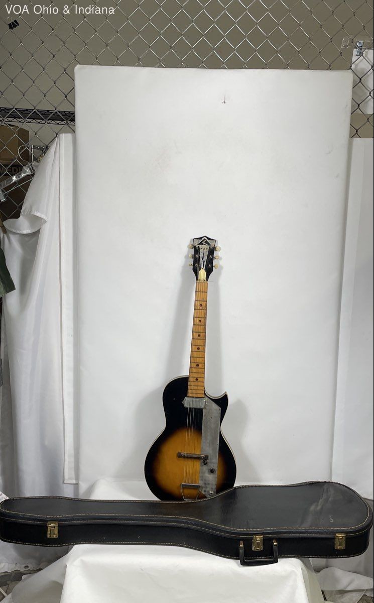 Vintage Kay Single Cutaway Electric Guitar Sunburst 1950s 6-String with Case