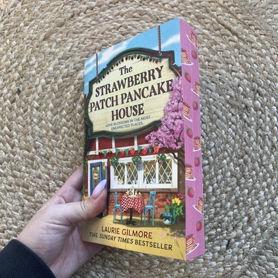 Strawberry Patch Pancake House by Laurie Gilmore, The works special edition se
