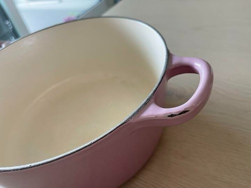 Le Creuset Cocotte Ronde 22cm 3.3L Malva Rosa Hierro Fundido Hecho En Francia - Imagen 6 de 8