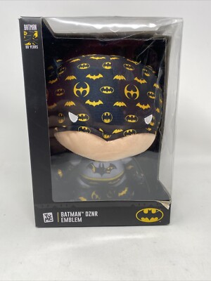 BATMAN 80th Anniversary Evolution Plush 10'' YuMe DZNR Emblem Collectors Edition