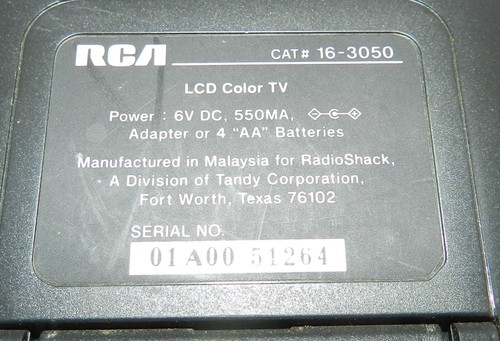 Vintage RCA Color LCD Handheld Television - power on - Bild 3 von 3