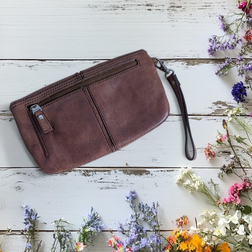 Fossil Maddox Grained Leather Foldover Clutch Wrist Strap Chestnut - Picture 3 of 6