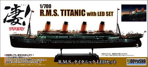 Doyusha 1/700 R.M.S. Titanic LED Set Color Coded Plastic Model