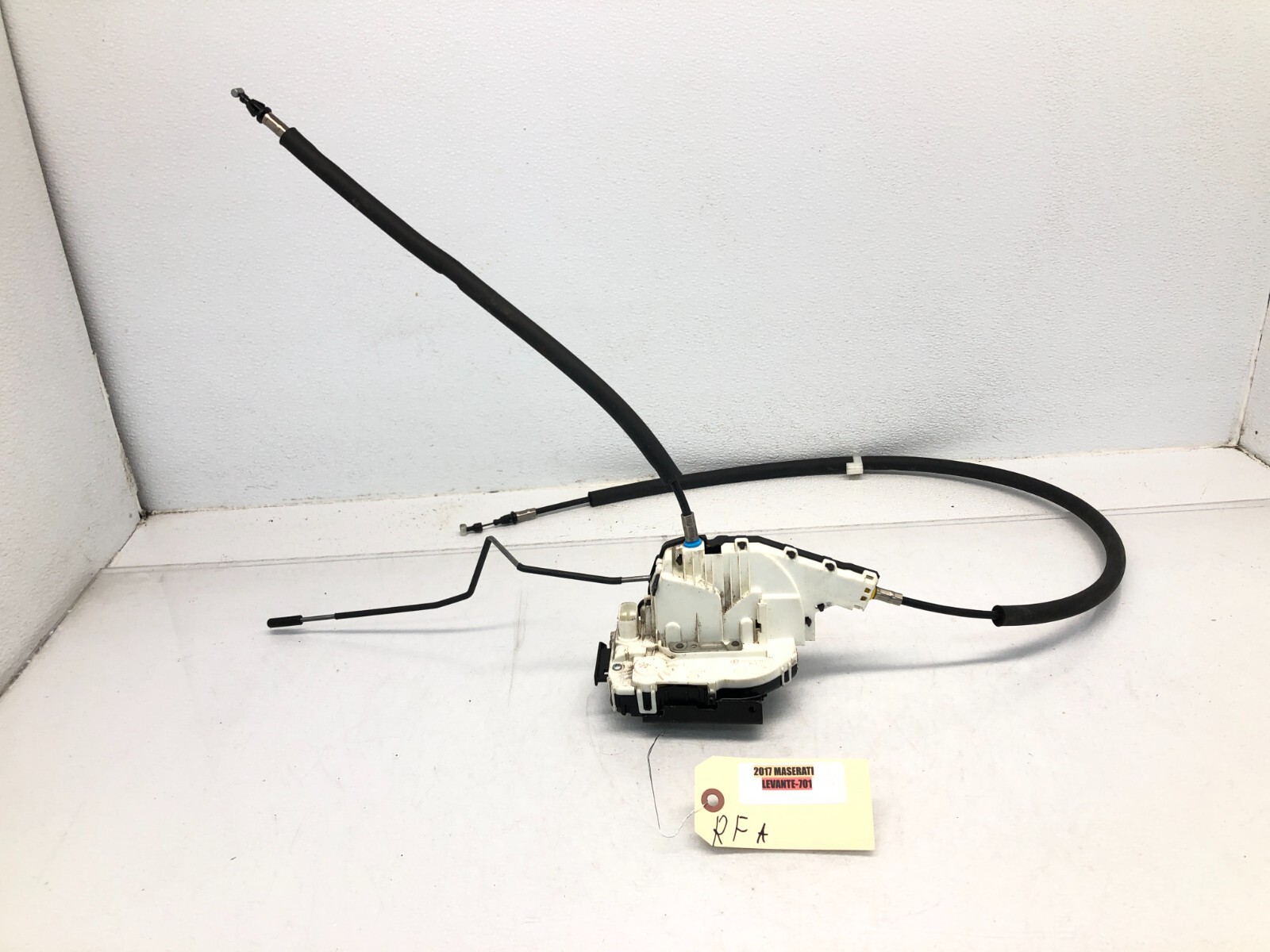 2017-2020 MASERATI LEVANTE RIGHT PASSENGER FRONT LOCK LATCH ACTUATOR OEM