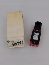 Allen Bradley Bulletin 802F Safety Key Switch 802F-E60M10-S7 Series A