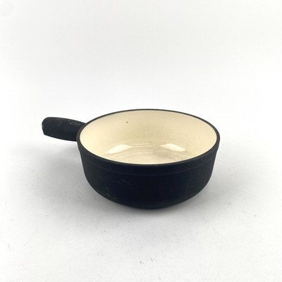 Swissmar Lugano 2-Quart Black Cast Iron Enamel Fondue Pot w/Handle
