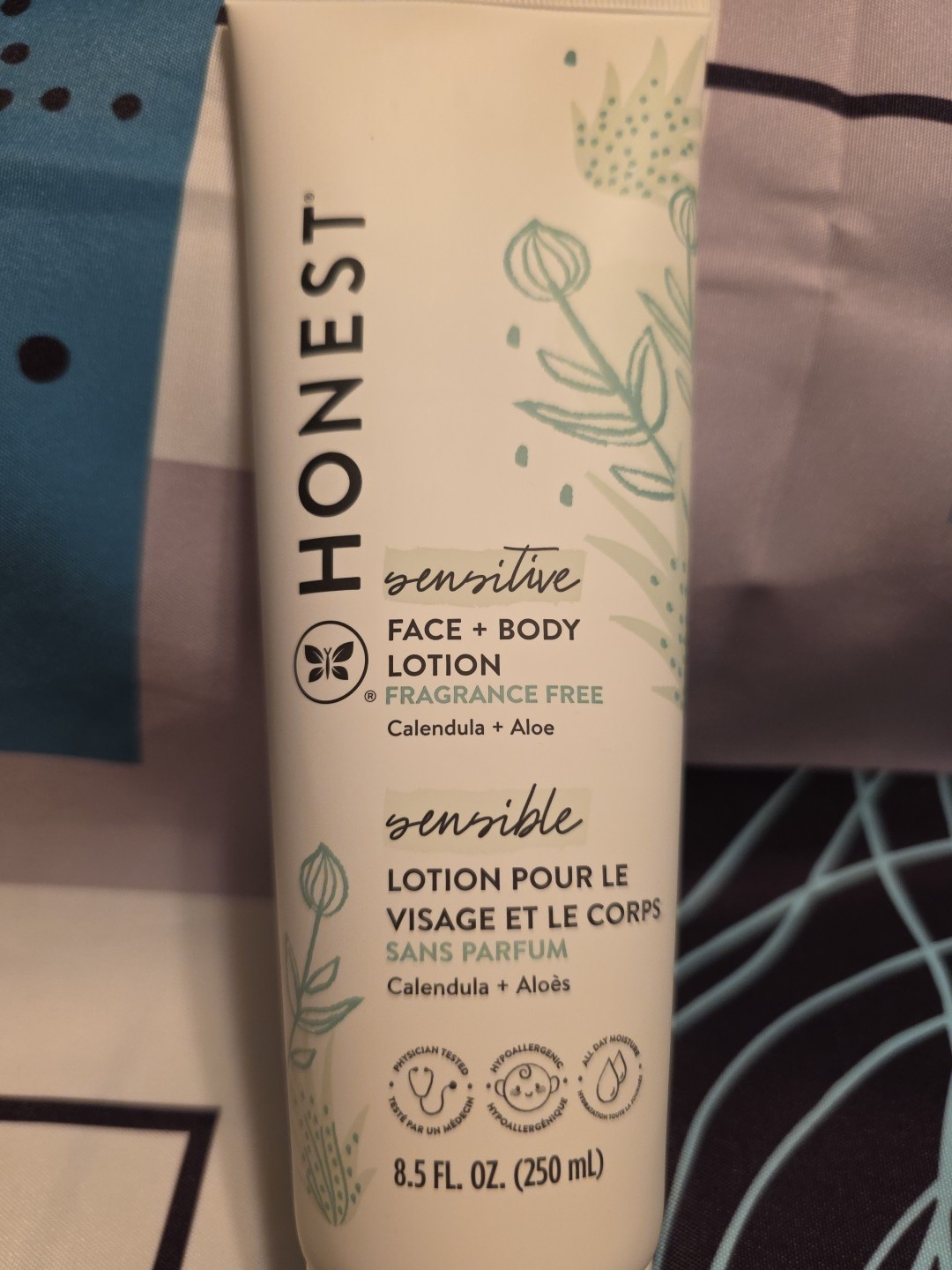 The Honest Company,  Sensitive Face + Body Lotion, Fragrance