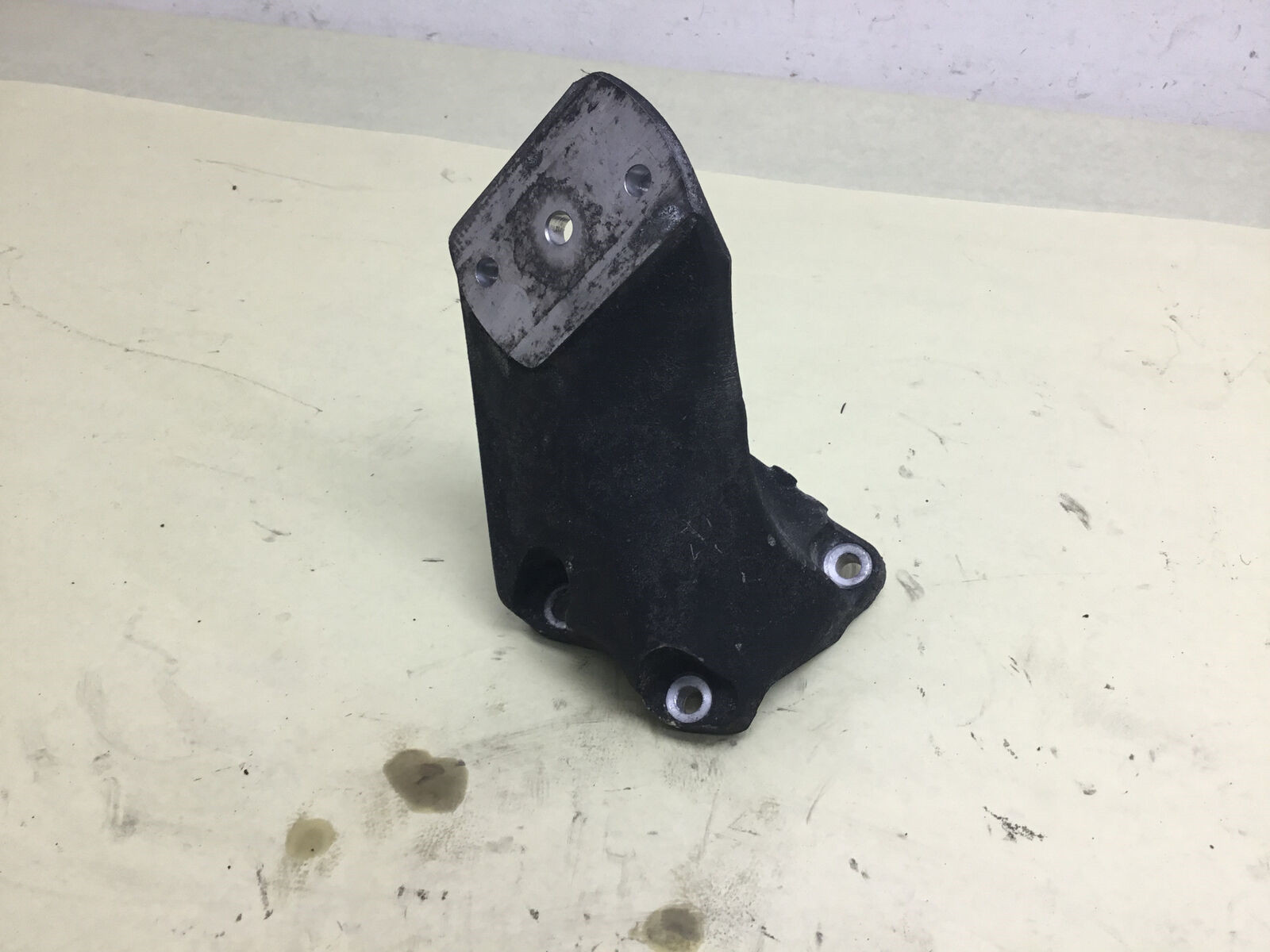 Bentley Flying Spur 2013-2018 FRONT+LEFT Engine mount