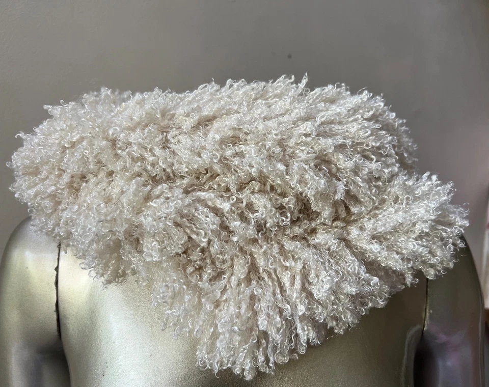 Betsey Johnson Y2K Faux Mongolian Fur Shawl Wrap platinum Blonde White Scarf Boa - Image 3 of 4