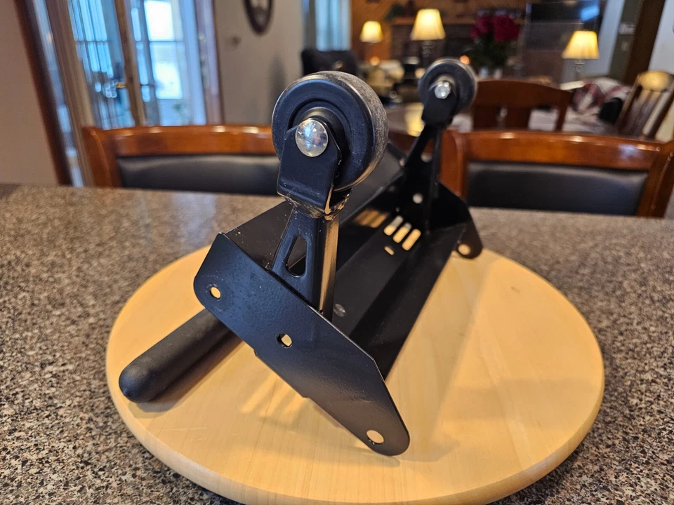 Marco trasero de máquina de esquí Nordic Track Pro con ruedas parte # 212246 Foto 4 de 4