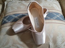 Russian Pointe R-Class Ballet Pointe Shoes Sapfir Size 37.5 W2 V2 FM