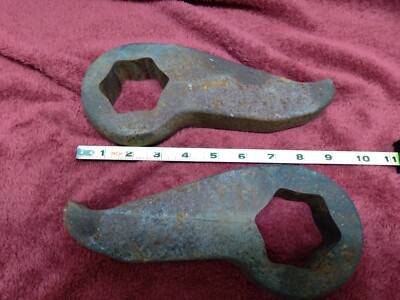 Vintage Cast Iron Torsion Bar Key - Steampunk Possible