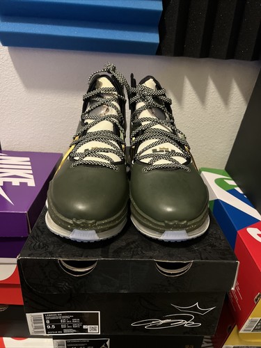 Size 8 - Nike LeBron 19 Chosen 1 - Picture 2 of 5