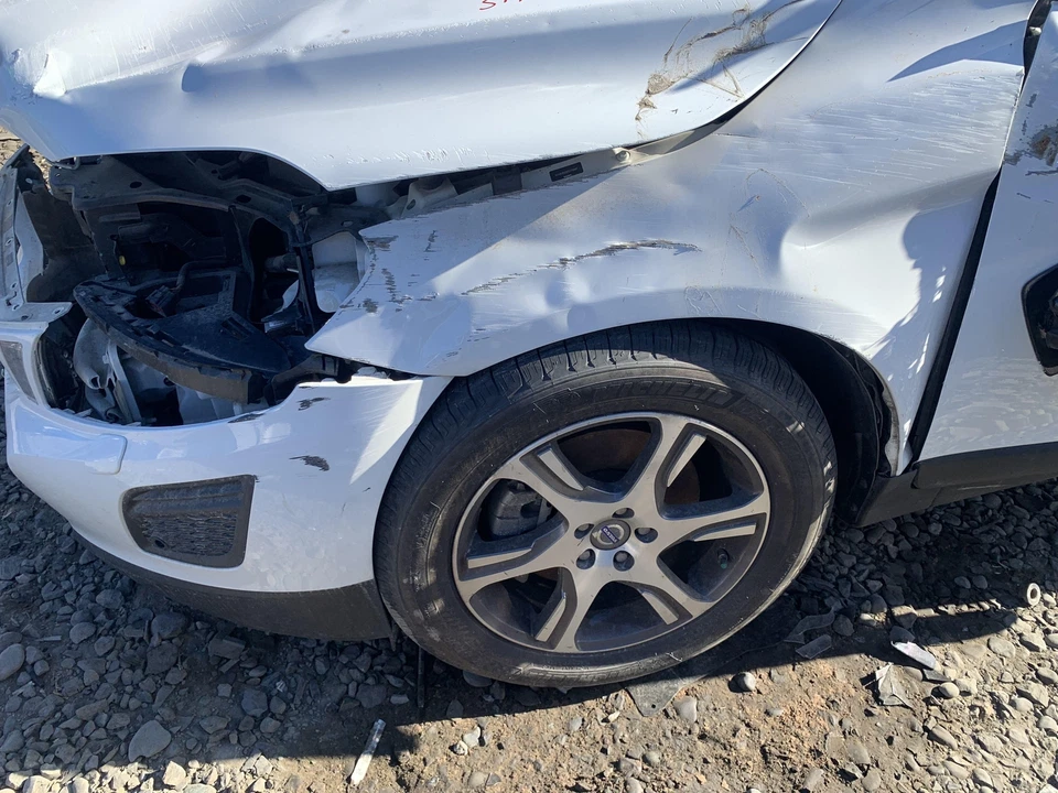 Оригинальный выпускной коллектор полного привода с турбонаддувом Volvo XC60 T6 3,0 л 2009-2013 годов выпуска - Изображение 2 из 4