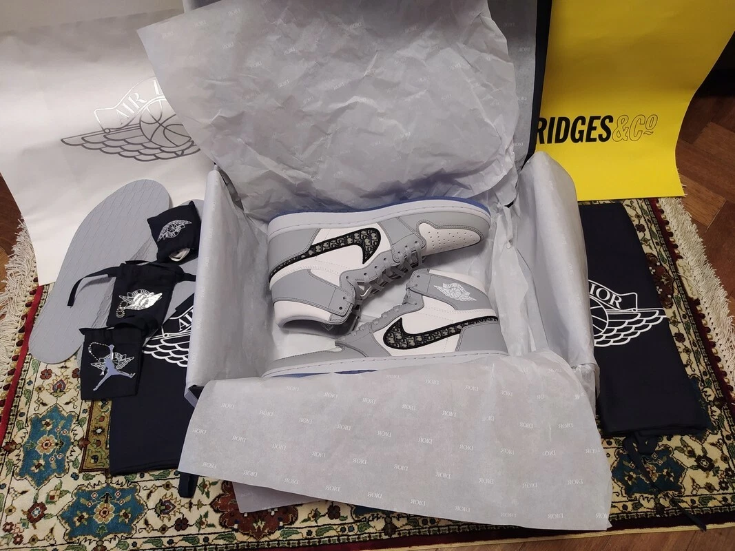 Baskets Dior Air Jordan1 AJ1 High OG gris   UK9 / US10 / EU44   Neuf 