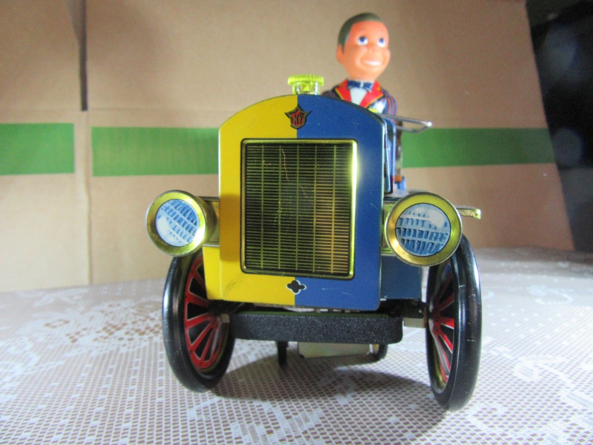 Vintage 1901 MODEL CAR DRIVER BATTERY OPERATED TIN TOY JAPAN Litho Metal - AS IS Vintage 1901 MODEL CAR DRIVER BATTERY OPERATED TIN TOY JAPAN Litho Metal - AS IS