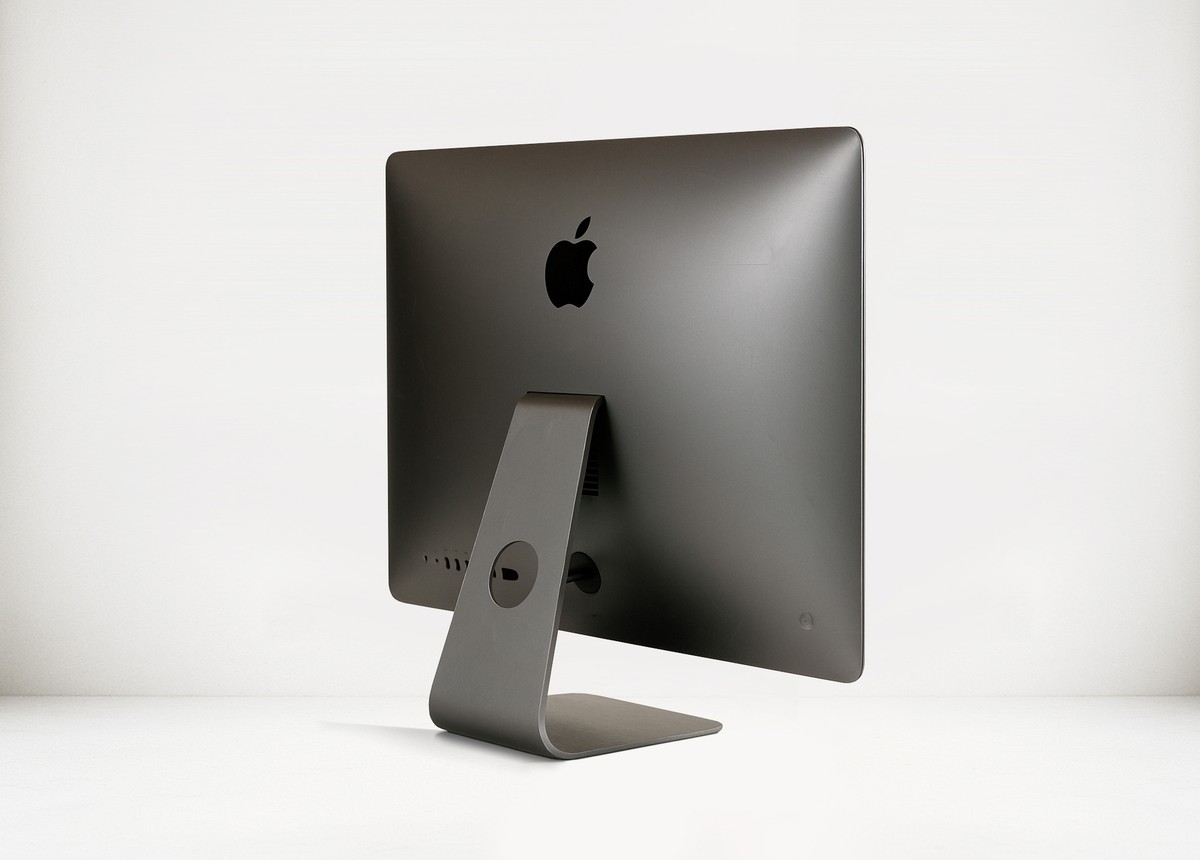 yt　iMac Pro 2017 27”(5K)32GB 1TSSD Amazon.com: Apple iMac Pro (27-inch Retina 5K display, 3.2