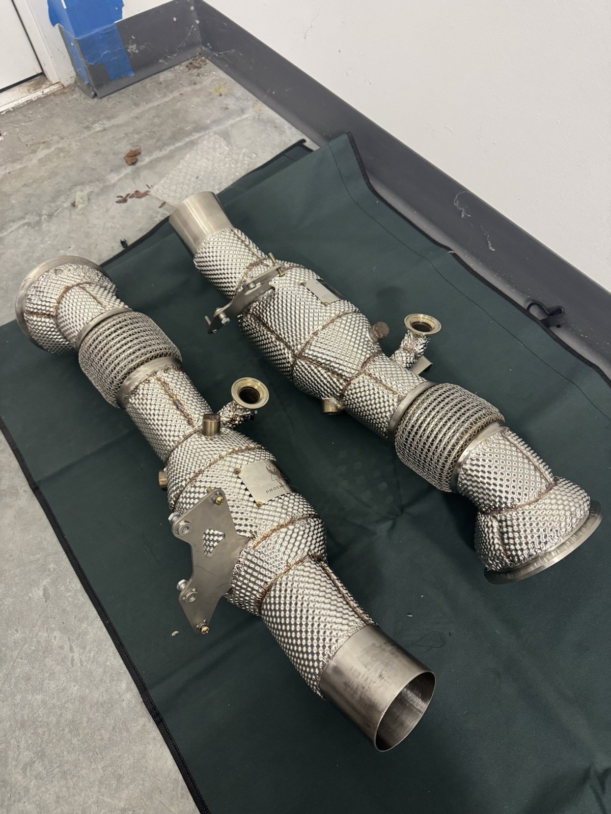 Ferrari 296 Catalytic converter