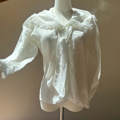 Vintage Lisa Evans 1980s White Linen Lace Collar Blouse with Puff Sleeves