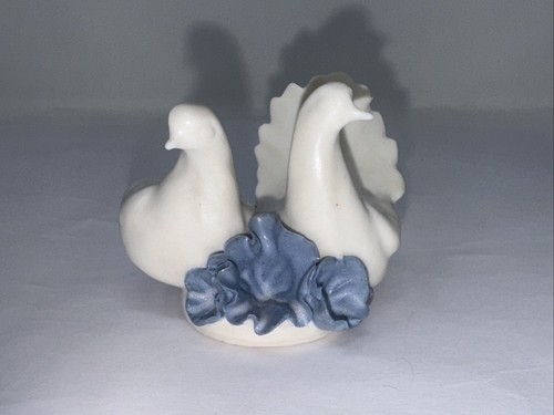 RARE Mid century Porcelain Dove Pair on Flower Figurine CP - Picture 2 of 11