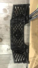 Calandre Nissan NP300