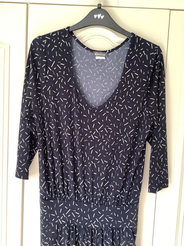 Kim & Co Women's Jumpsuit. Black Multi pattern size Medium. 3/4 sleeve. - Picture 4 of 12