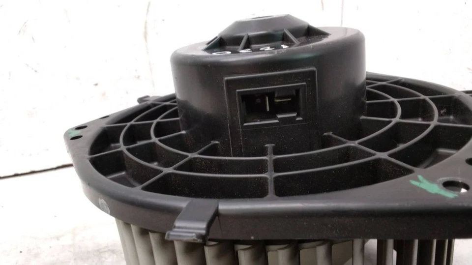 Renault Laguna III MK3 2008 LHD 2.0dCi Heizungslüfter 8400004 Diesel 110kW - Bild 4 von 4