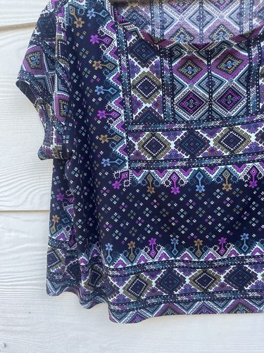 Tigerlily Geometric Pattern Blue Purple Crop Short Sleeve Top Size S - Picture 4 of 7
