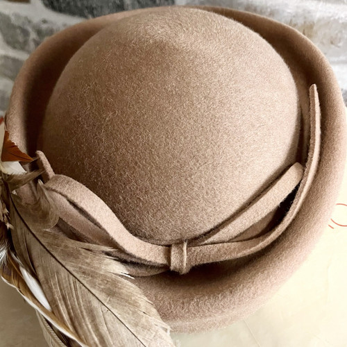 De Colección MR JOHN Clásico 100% Lana Sombrero Plumas Hecho en EE. UU. con Woodward Lothrop Hatbox - Imagen 16 de 18
