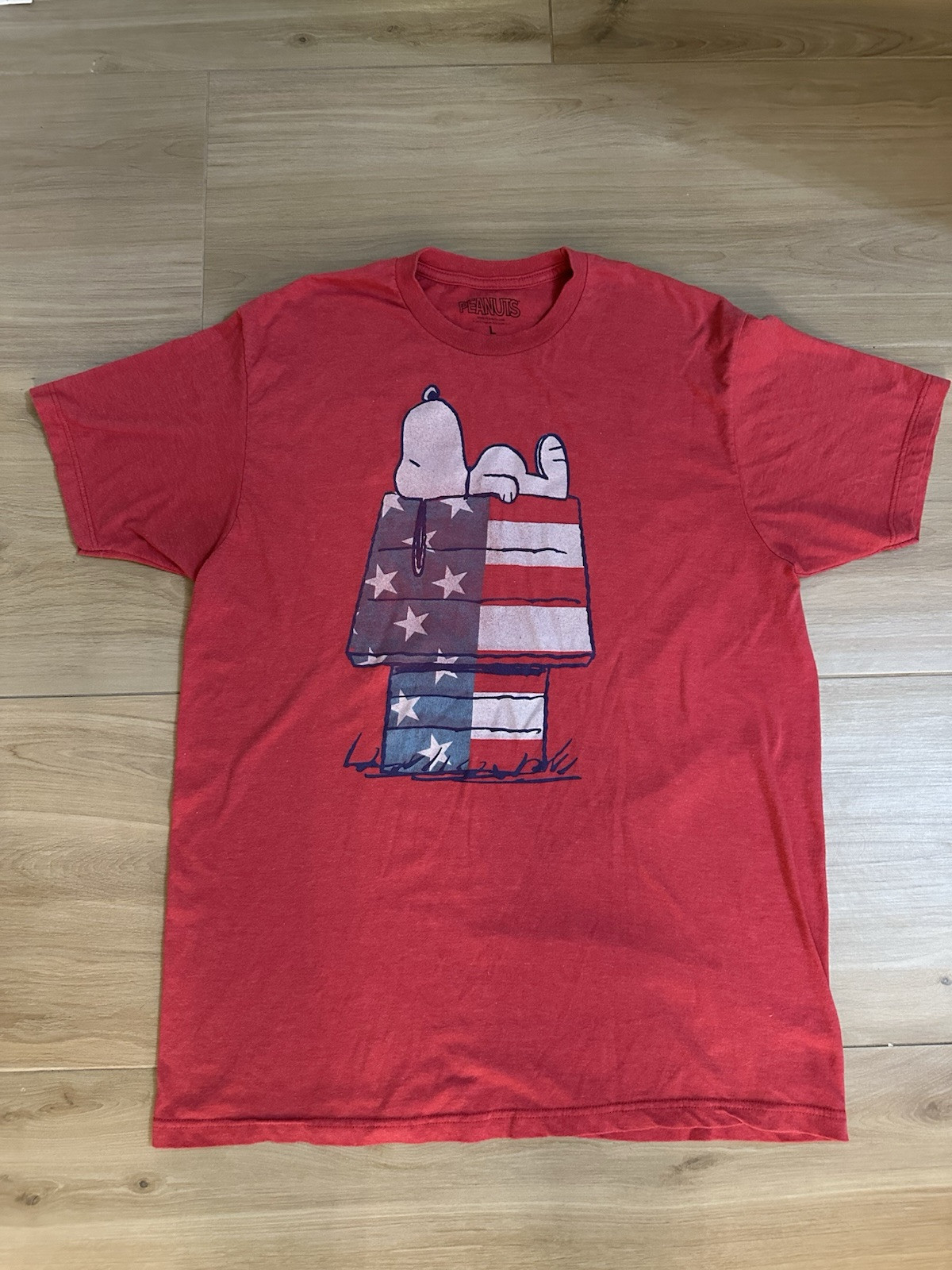 Patriotic Snoopy Sleeping on American Flag Peanuts Tshirt Red Large 4th of July