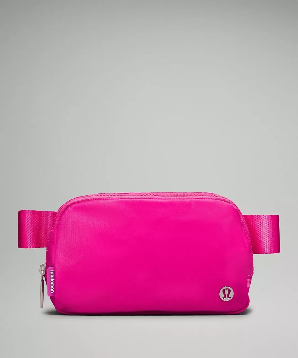 LULULEMON Everywhere Belt Bag SONIC PINK/WHITE - 1 Lt
