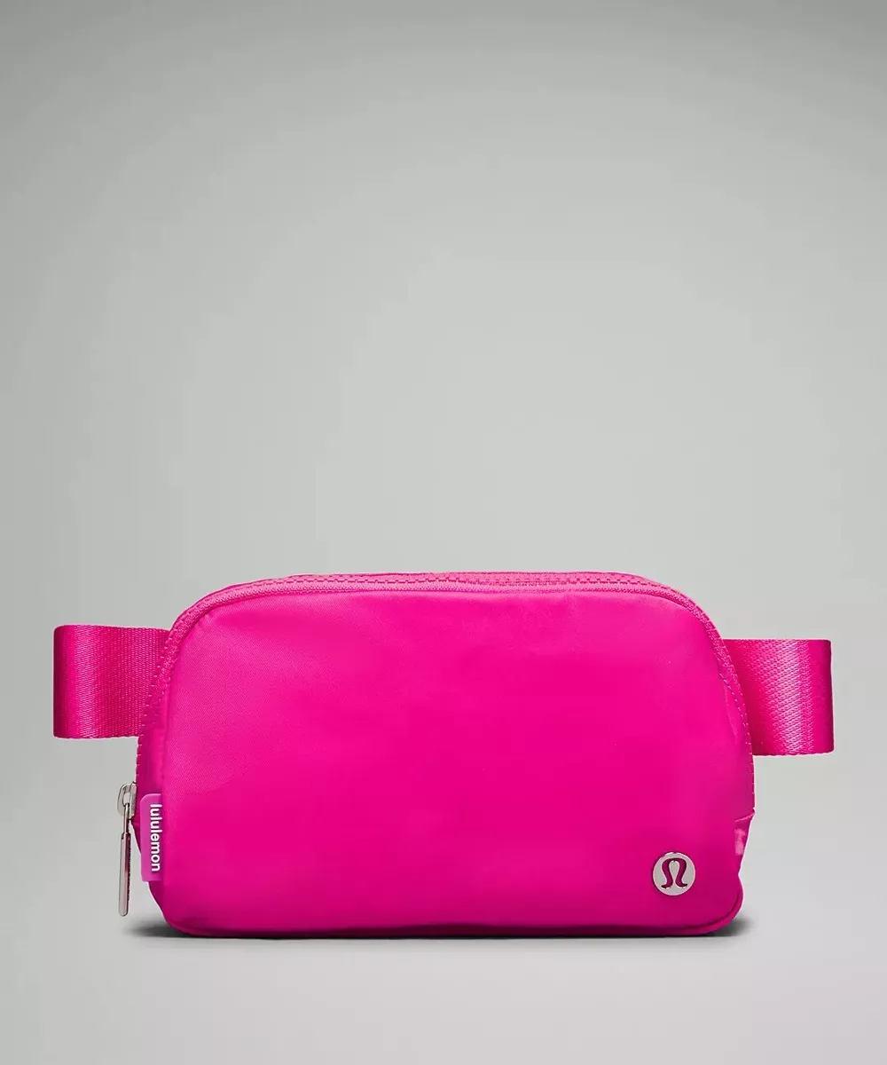 LULULEMON Everywhere Belt Bag SONIC PINK/WHITE - 1 Lt - AUTHENTIC NEW WITH  TAGS