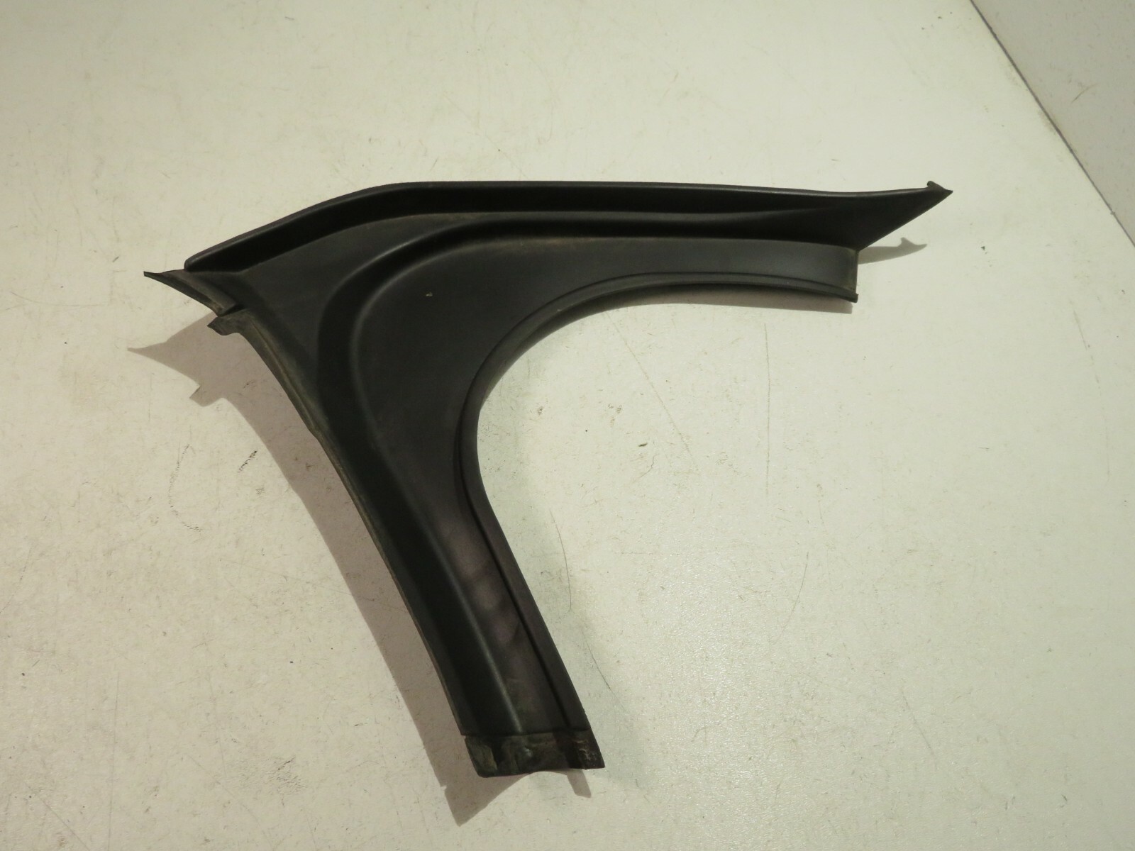 2014-2019 MASERATI GHIBLI SQ4 TRUNK LID TOP REAR RIGHT TRIM COVER PANEL OEM