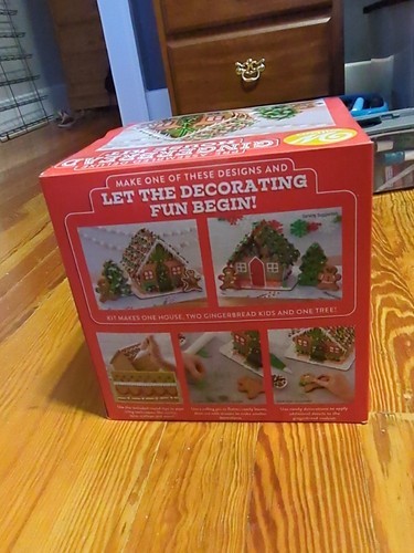 NEW Gingerbread House Complete Kit Gingerbread Man Pre Assembled Deluxe House - Picture 4 of 4