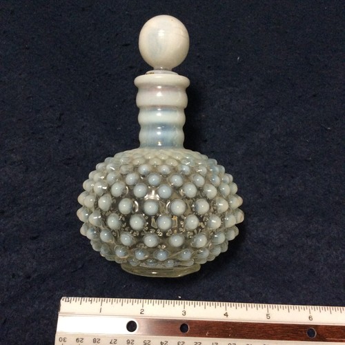 Hobnail Glass Perfume Bottle ● White and Clear ● Dauber ● Fenton - Picture 2 of 8