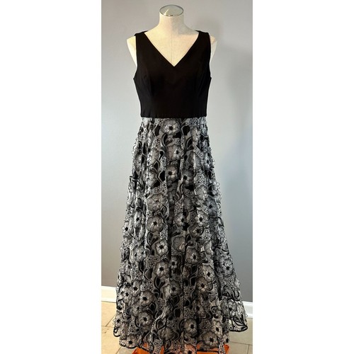 ERIN by Erin Fetherston Floral Gown in Black Size 10 - Picture 1 of 5