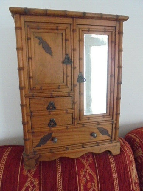 Mobili laccati: lo stile shabby e il decoupage