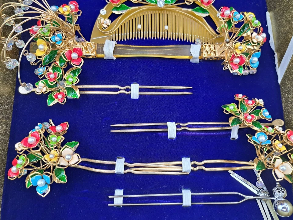 Japanese Hair Ornaments Set In Box  Kanzashi Hair pin & Kushi comb  For Wedding  - Image 4 of 4