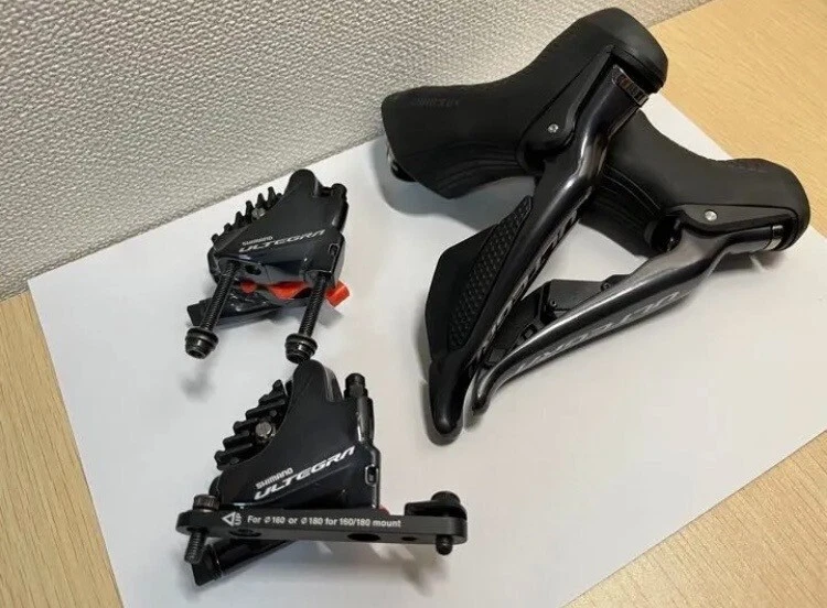 SHIMANO ULTEGRA Di2 ST-R8070 & BR-R8070 set