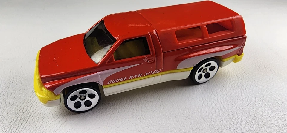 Hot Wheels Vtg. 1995 * Dodge Ram Truck * Lot of 2 Mattel 1:64 Scale and 1998 - Image 4 of 4