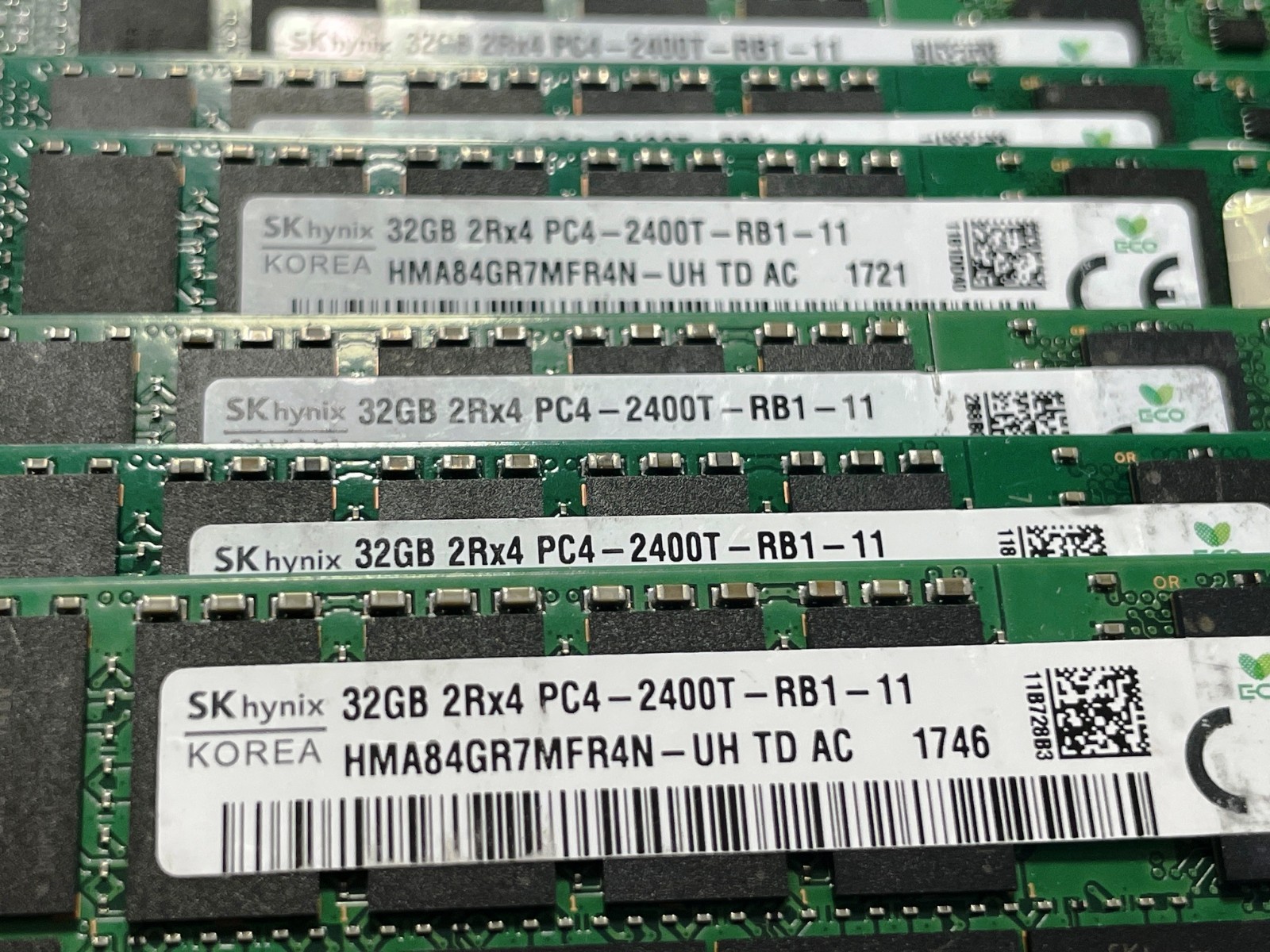 как выглядит LOT OF 16 x 32GB HMA84GR7MFR4N-UH DDR4 Registered ECC Server Memory AS-IS фото