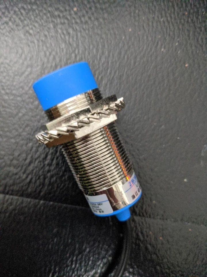 Näherungssensor Induktiv 6-36V 3 Kabel NPN LJ30A3-15-Z/BX