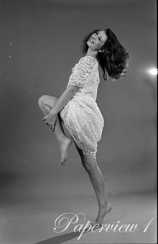 Girl Model Negatives Fashion Glamour x10 35mm Vintage B/W 1970s Negatives refC11 - Picture 4 of 10
