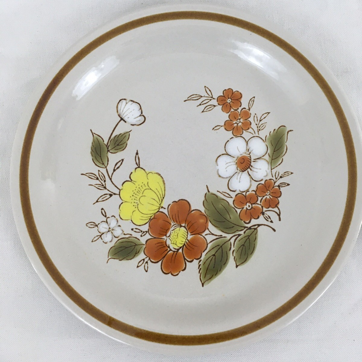 Mountain Wood Collection Stoneware Trellis Blossom Japan Dinner