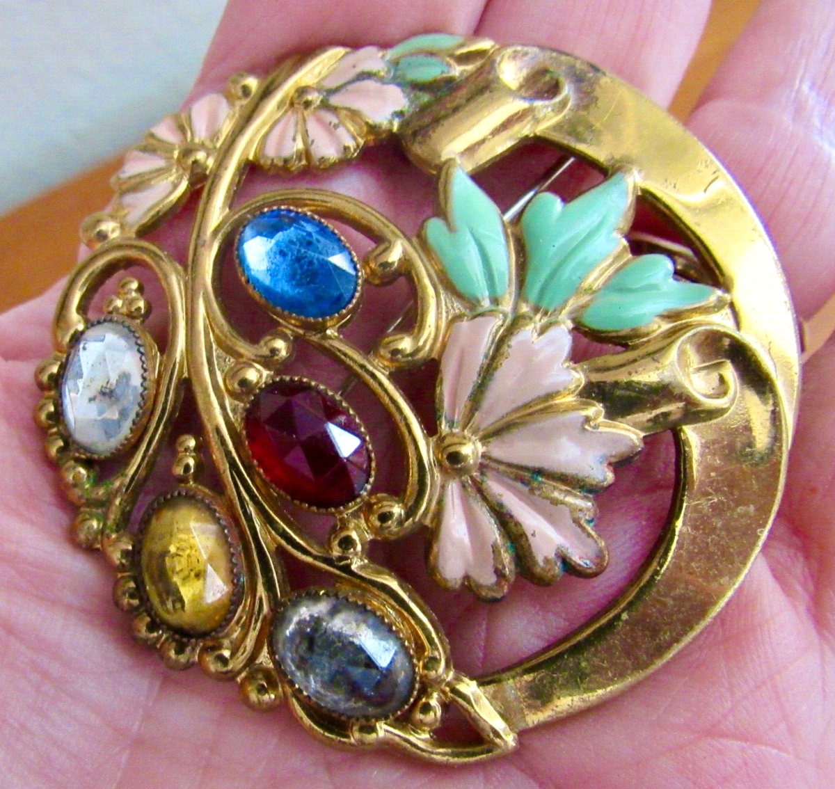 art deco gold brooch