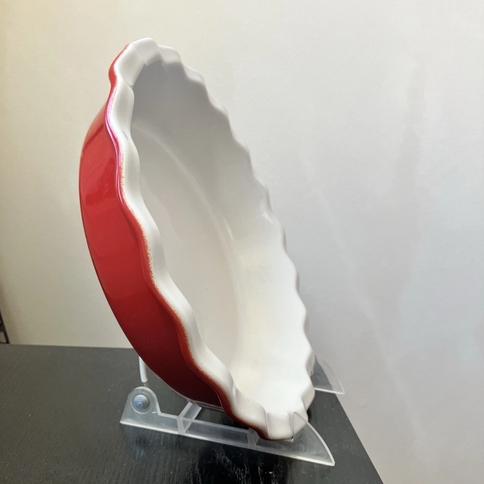 Emile Henry | 9" Pie Dish Modern Classics Ceramic Collection in Rouge