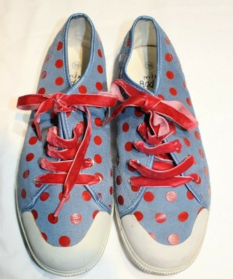 boden plimsolls