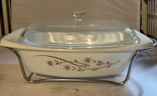 Vintage Pyrex Gold Honeysuckle 2.5 QT Casserole Dish 015 (1963 65) w Lid & Stand